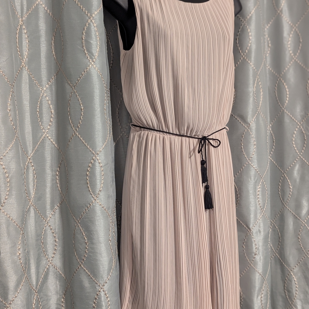 54. Jennifer Lopez Beige Dress - Small - Picture 4 of 5